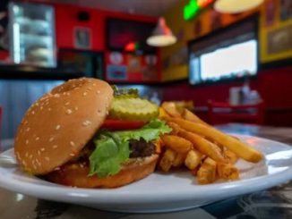 Woody Burger & Pizzeria — A Classic Roadside Jewel